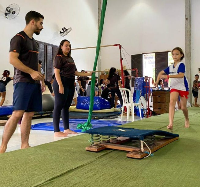Alunos da Escola M. Prof. Bernardo do Nascimento participam do Circuito Recreativo