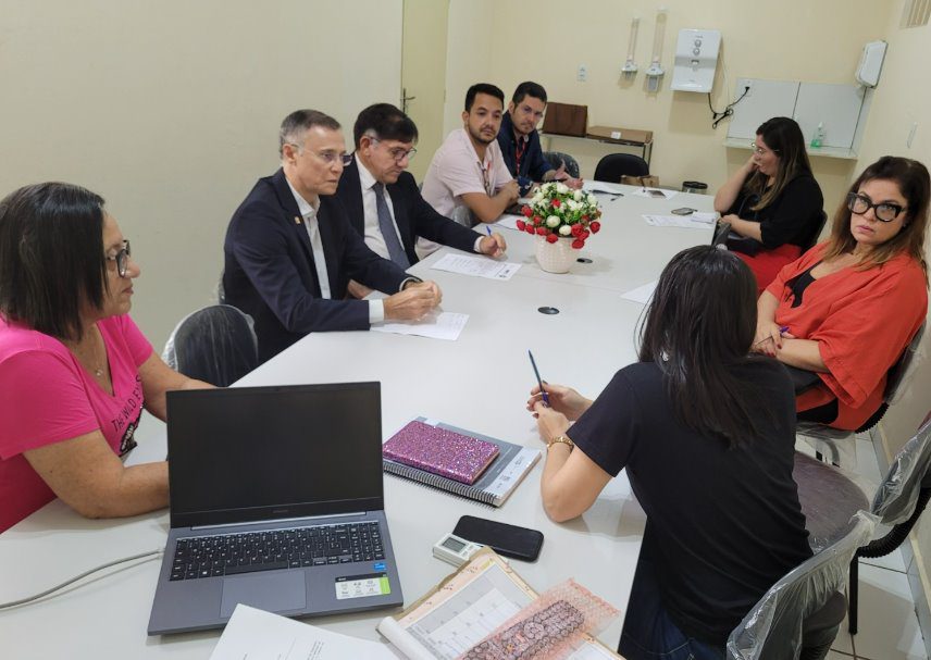 Promotores vistoriam clínicas que atendem pacientes com TEA em Natal