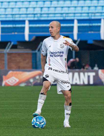 Fora de apenas um jogo do ABC desde sua chegada, Ramon enaltece vitória sobre o Avaí fora de casa