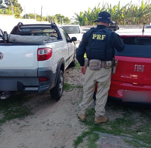 PRF prende cinco homens e recupera cinco veículos no Rio Grande do Norte
