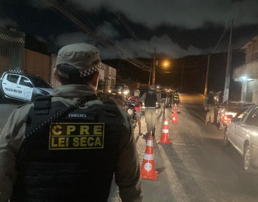 Na zona Oeste de Natal: Motorista é flagrado embriagado e levando a própria filha bebê de dois meses