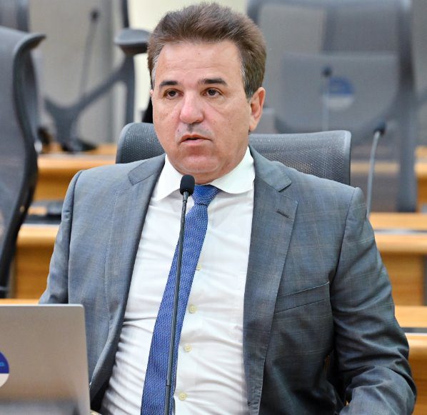 Deputado Luiz Eduardo pede que MPE investigue construção de 14 casas populares no interior de Santo Antônio