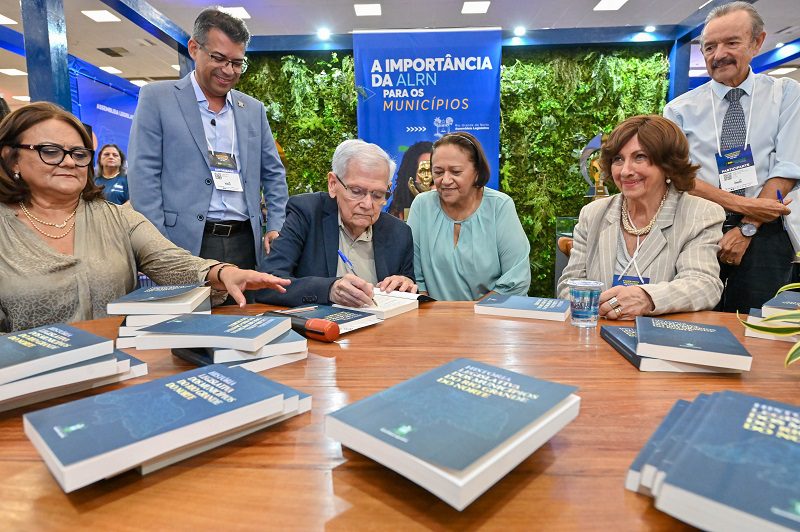 2ª edição do Livro “História Legislativa dos Municípios do Rio Grande do Norte” é lançado na Feira RN Cidades