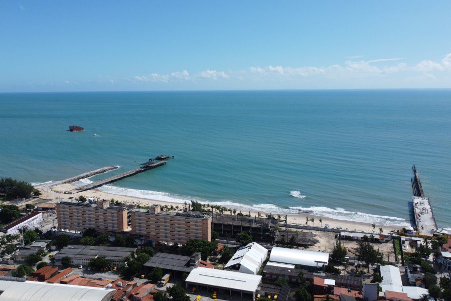 Pesquisa revela que 78% dos lixos plásticos encontrados nas areias das praias do Ceará vieram da África