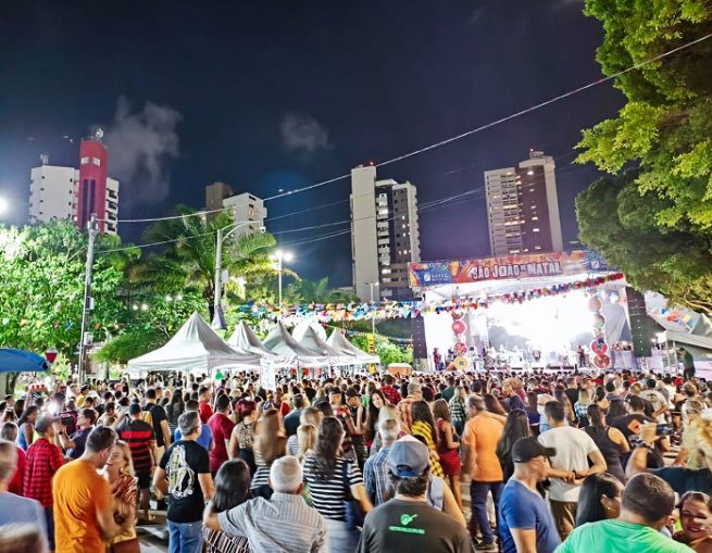 Confira programação de shows desta segunda-feira (22) na Praça Pedro Velho