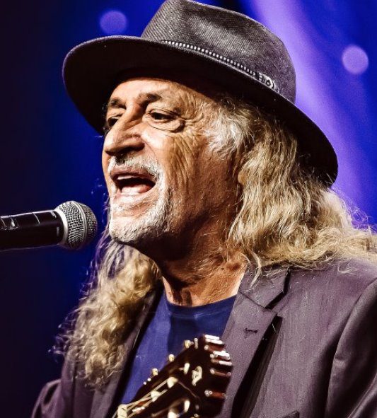 Alceu Valença se apresenta no dia 13 de dezembro na Praça Cívica, veja programação completa do Brilha Natal