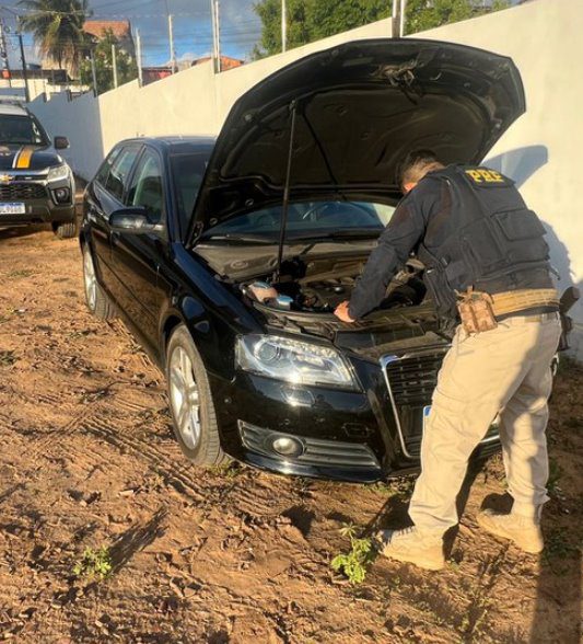 Audi furtado durante teste drive de concessionária em Natal é recuperado pela PRF