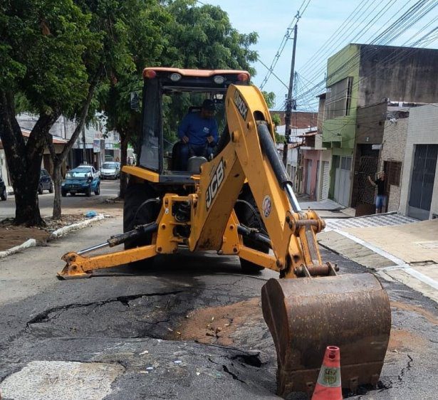 Secretaria de Infraestrutura realiza ações de reparo em áreas atingidas por chuvas