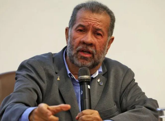 Ministro da Previdência só agiu 10 meses depois de ser alertado sobre roubo dos aposentados