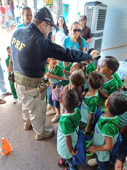 PRF realiza ações educativas e participa da Ação Social “Assembleia e Você” em Touros