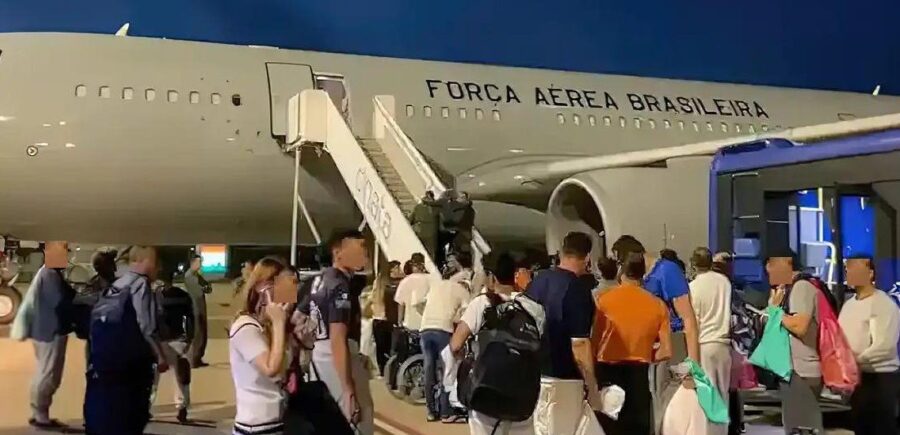Governo Trump envia mais de 120 deportados brasileiros que estavam nos EUA, voo chega a Fortaleza neste sábado (7)