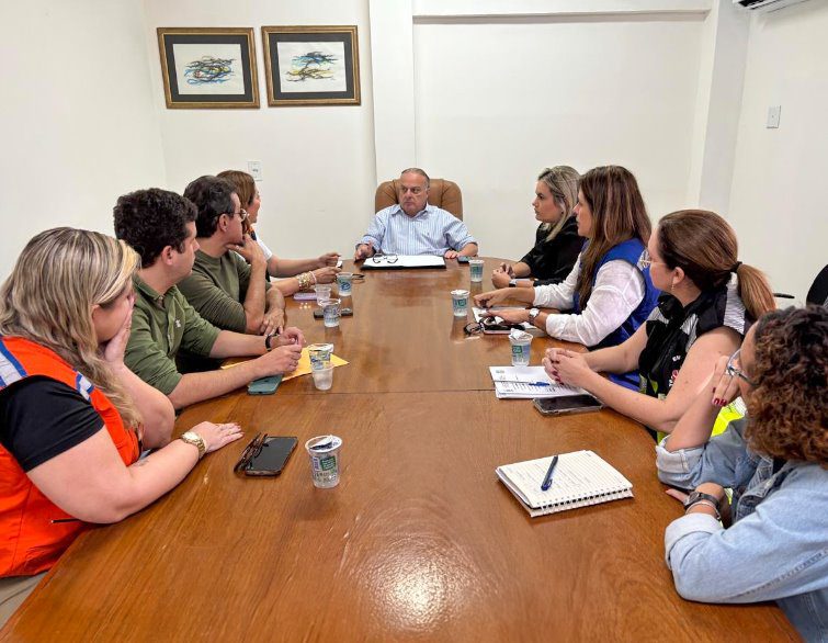 Prefeito reúne secretários para avaliar ações sobre chuvas em Natal