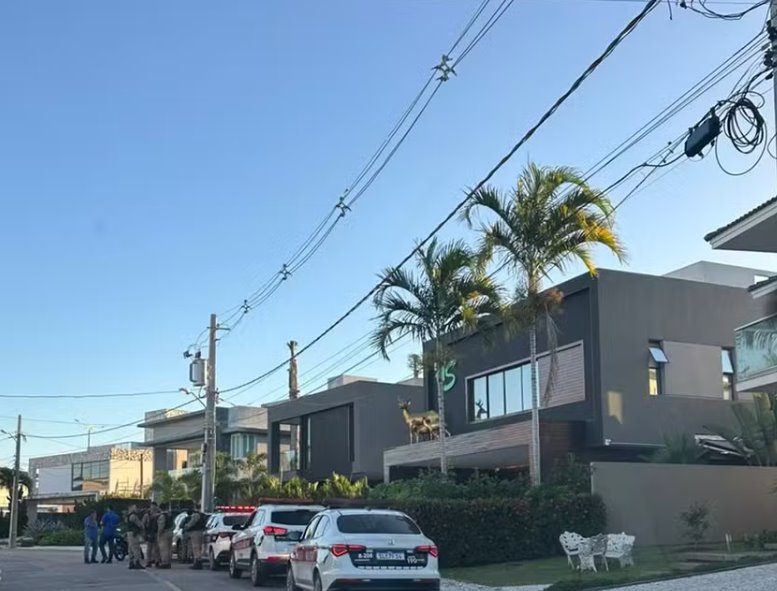 Na Paraíba: Bebida à vontade, adolescente grávida e comida controlada: como era a mansão de Hytalo